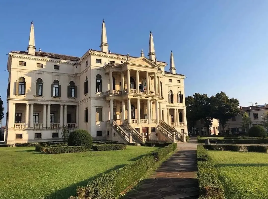 Liberty Dream, Fascino A Vicenza Villa